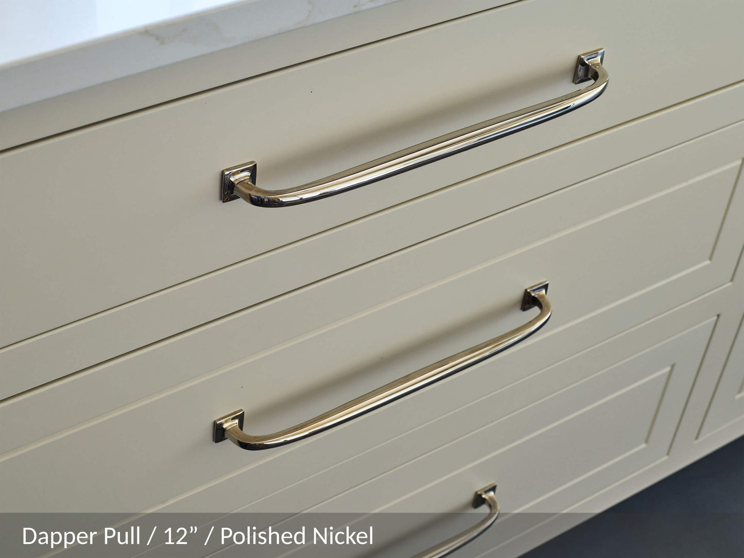 Dapper Pull - Aged Brass (Lacquered)