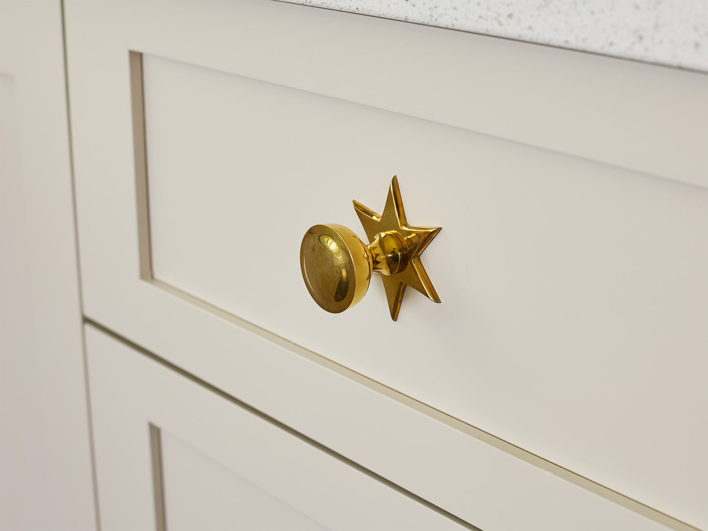 Triumph Knob